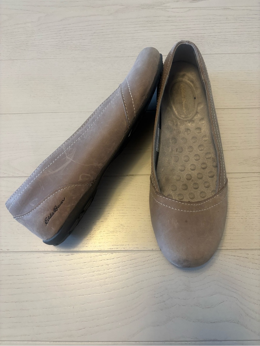 Eddie Bauer women’s slip ons size 9.5